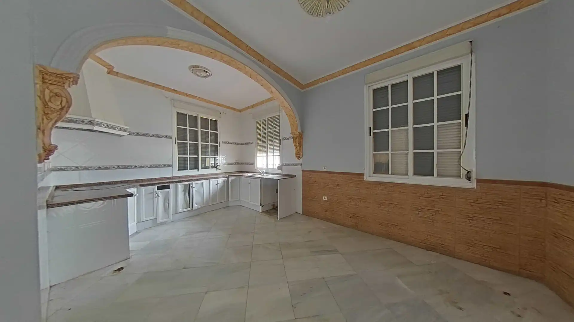 Cuina de Casa adosada en venda en El Viso del Alcor amb Terrassa i Balcó
