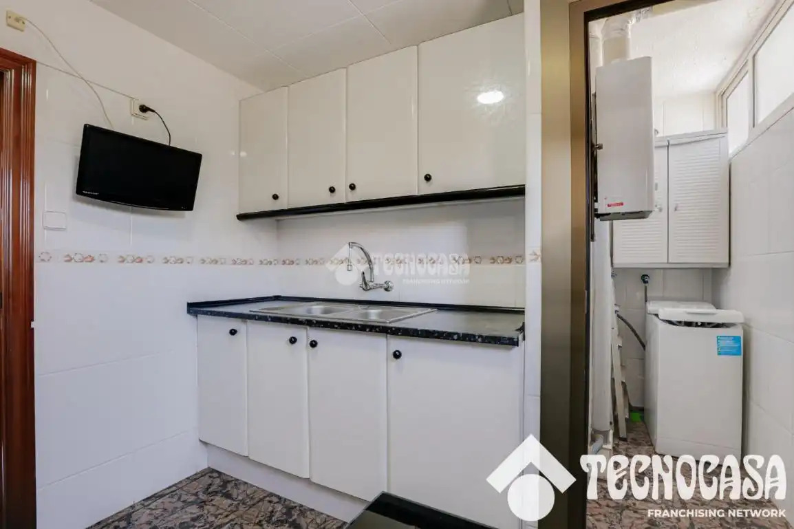 Kitchen of Flat for sale in Sant Vicenç Dels Horts  with Heating