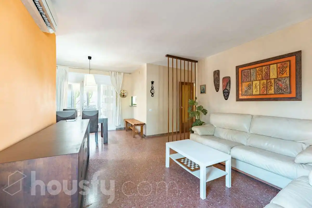 Vista exterior de Planta baja en venta en Cunit con Aire acondicionado, Jardín privado y Trastero