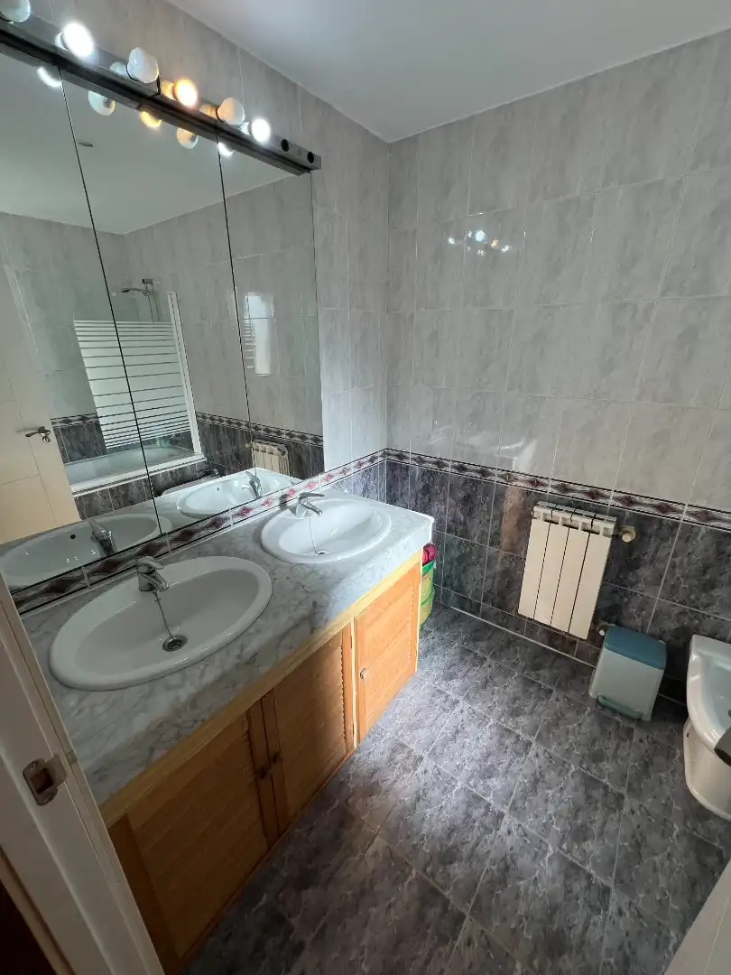 Baño de Casa o chalet en venta en Velilla de San Antonio con Aire acondicionado, Calefacción y Jardín privado