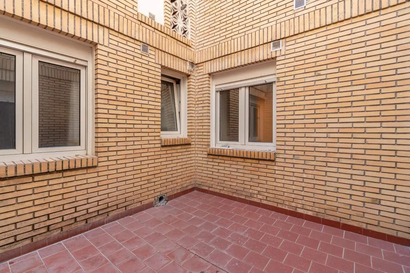 Außenansicht von Wohnung zum Verkauf in Armilla mit Heizung und Terrasse
