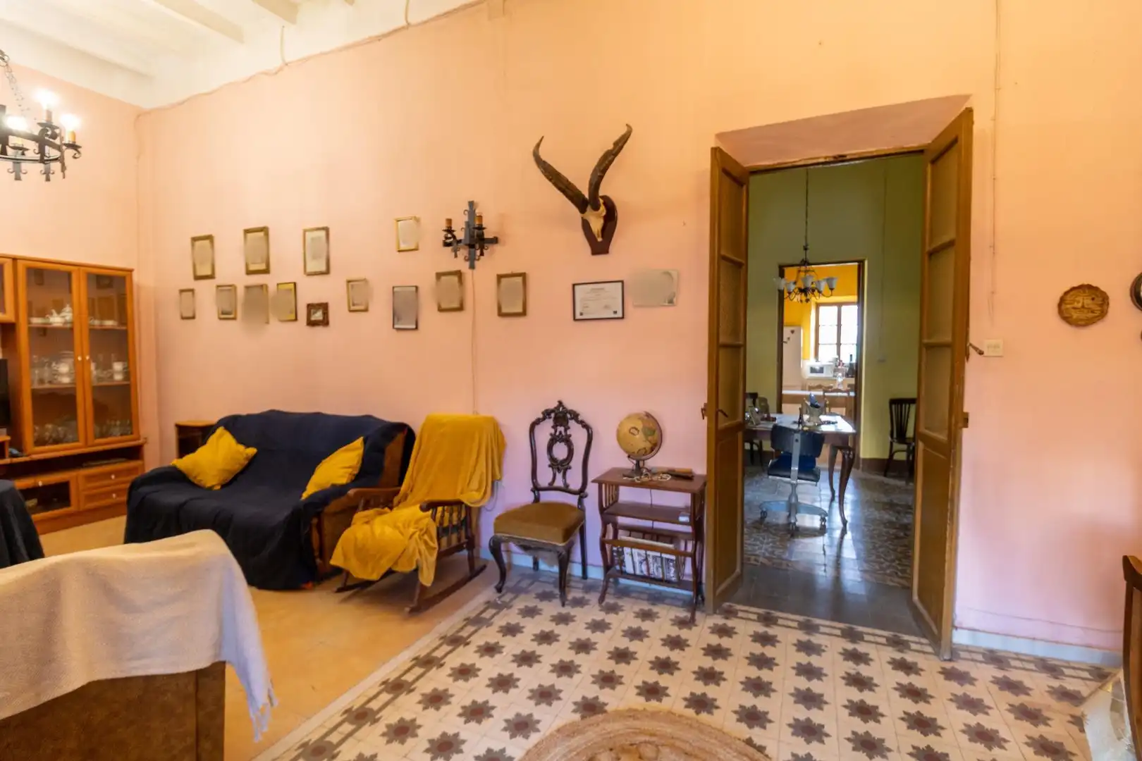 Sala d'estar de Finca rústica en venda en Benahadux amb Aire condicionat, Jardí privat i Terrassa