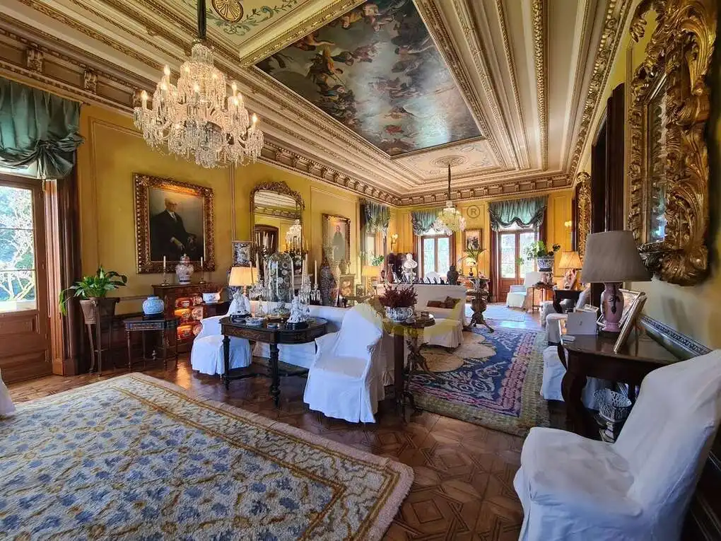 Sala d'estar de Casa o xalet en venda en Gijón  amb Calefacció, Jardí privat i Terrassa