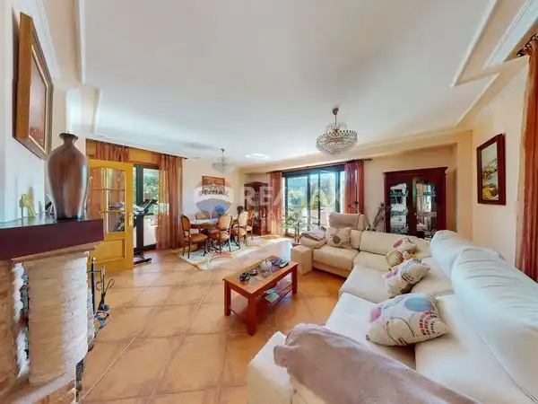 Wohnzimmer von Haus oder Chalet zum Verkauf in Gondomar mit Heizung, Privatgarten und Parkett