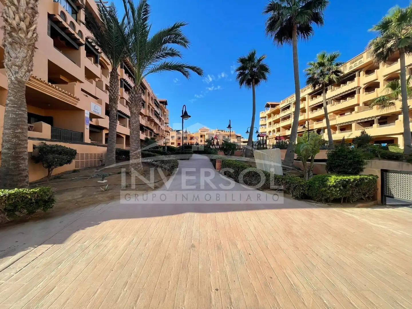 Vista exterior de Planta baja en venta en El Ejido con Aire acondicionado, Calefacción y Parquet