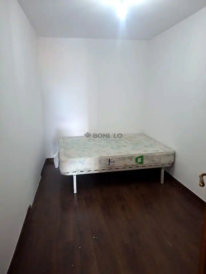 Flat for rent in San Antonio, Alfambra