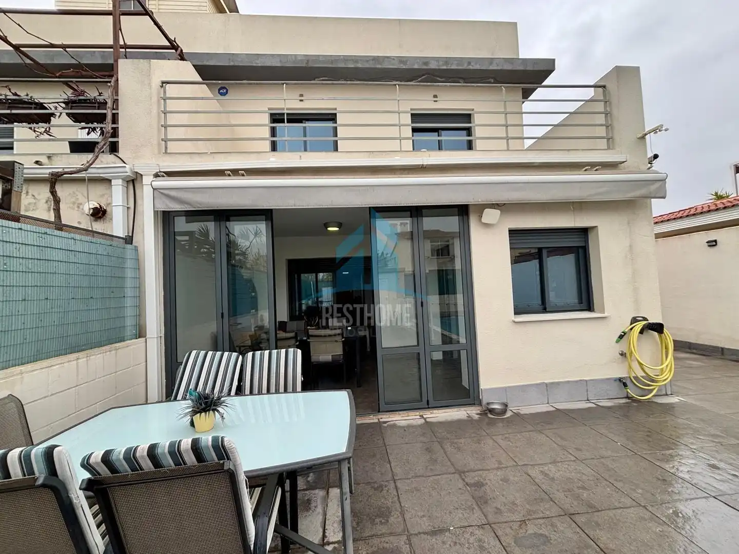 Vista exterior de Casa adosada en venda en Daimús amb Aire condicionat, Calefacció i Jardí privat