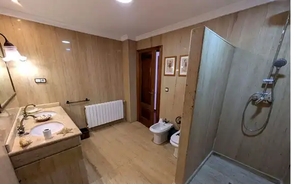 Baño de Casa o chalet de alquiler en Linares con Aire acondicionado, Terraza y Amueblado