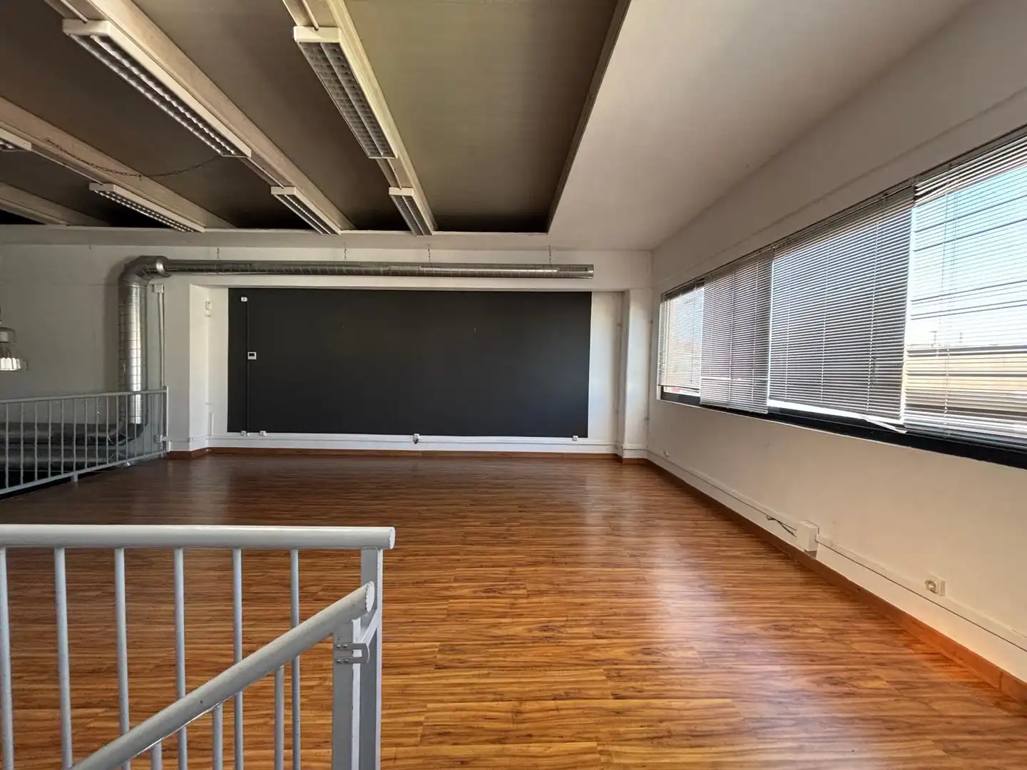 Commercial properties for rent in Las Rozas de Madrid  with Air Conditioner and Heating