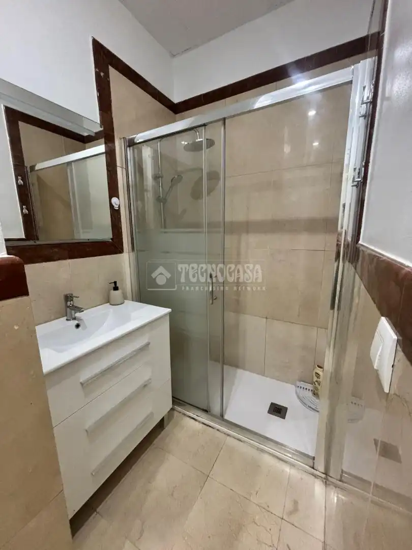 Baño de Piso de alquiler en Sevilla con Aire acondicionado