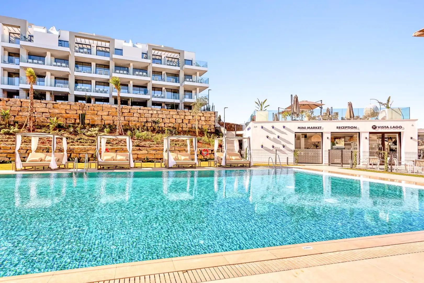 Piscina de Apartament en venda en Mijas amb Aire condicionat, Calefacció i Jardí privat