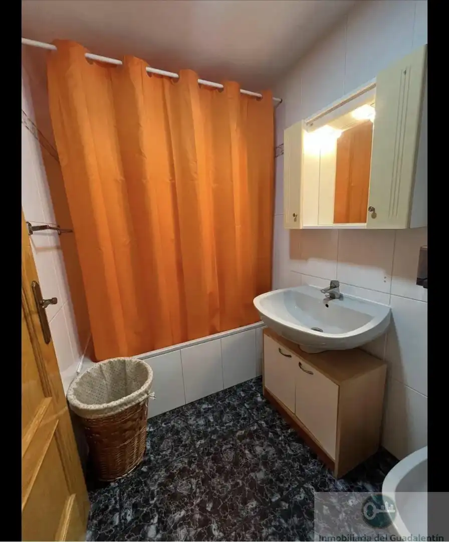 Baño de Piso de alquiler en Águilas con Aire acondicionado y Balcón