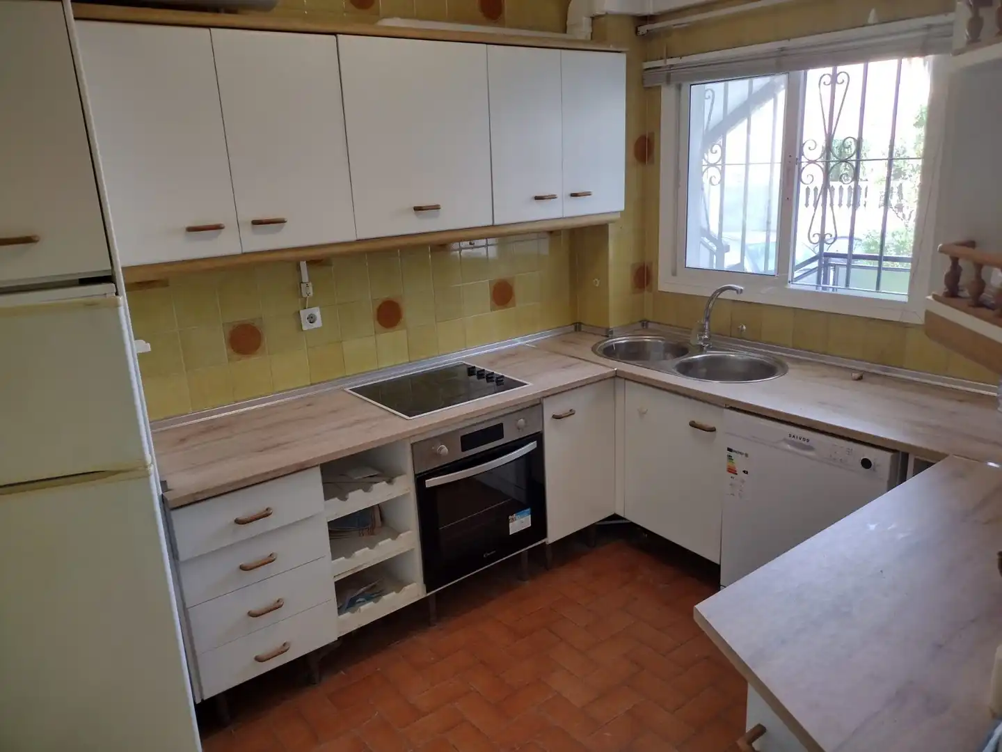 Kitchen of Flat for rent in Málaga Capital  with Private garden, Oven and Washing machine