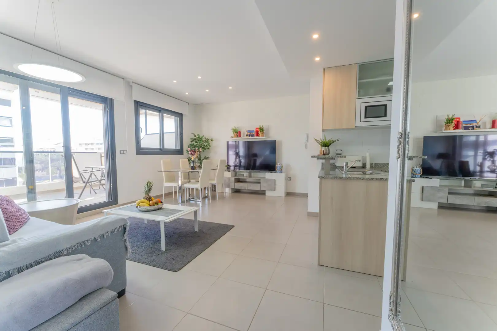 Sala de estar de Apartamento en venta en Elche / Elx con Calefacción, Terraza y Piscina