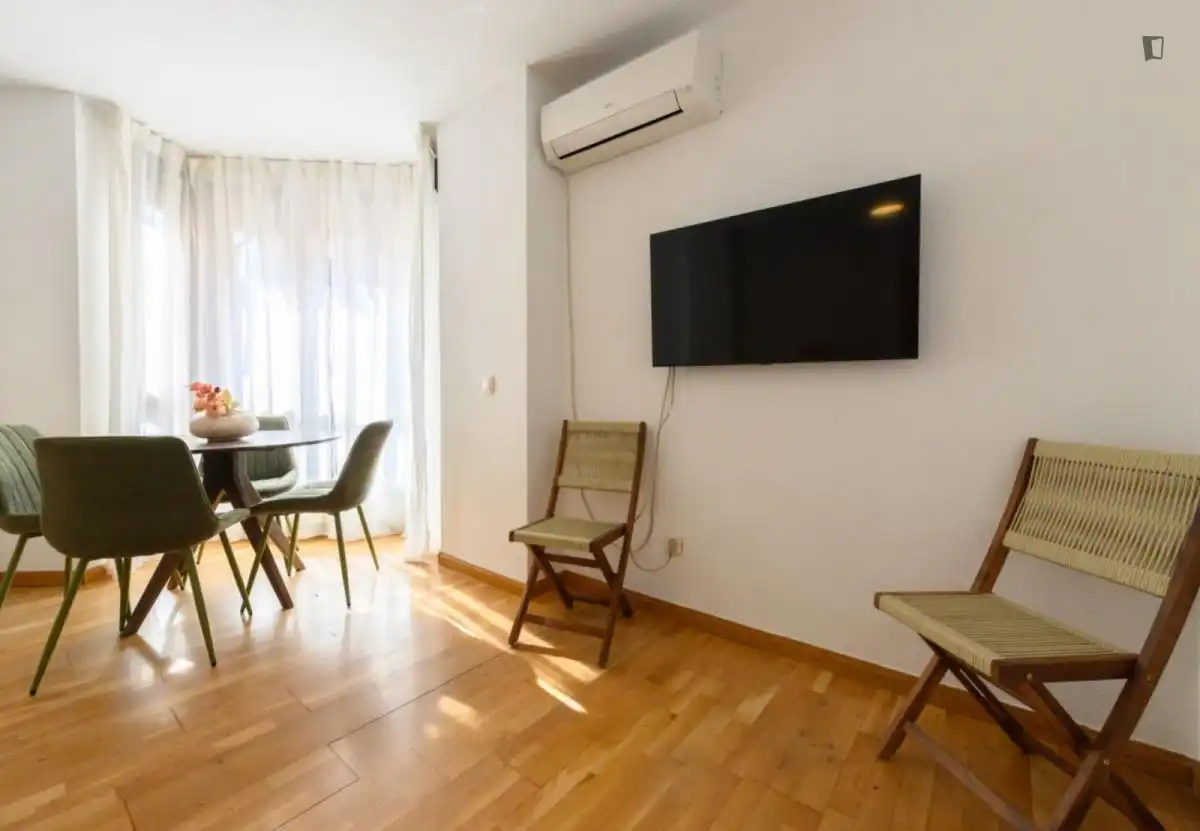 Vista exterior de Apartament de lloguer en Madrid amb Aire condicionat, Calefacció i Moblat