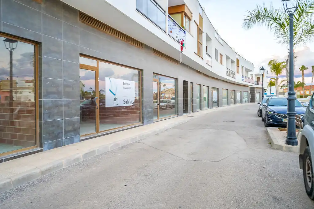 Locale commerciale in vendita a Av Corts Valencianes, imagen 8