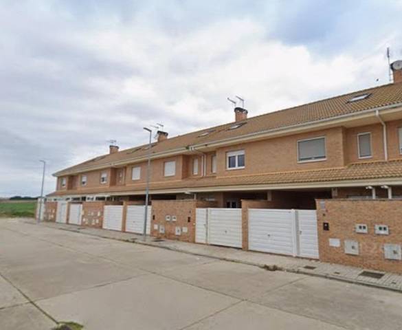 Casa-chalet en Venta en Monfarracinos
