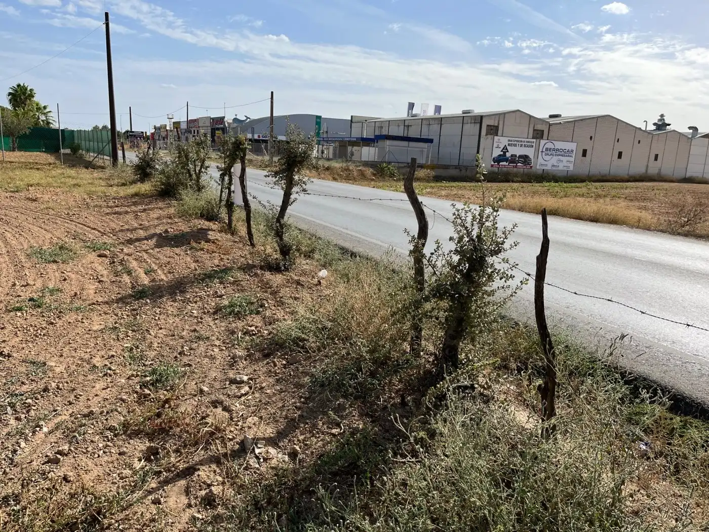 Rustikales Grundstück zum Verkauf in Palomares del Río, imagen 2