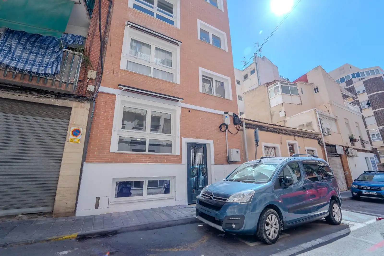 Vista exterior de Edificio en venta en Alicante / Alacant