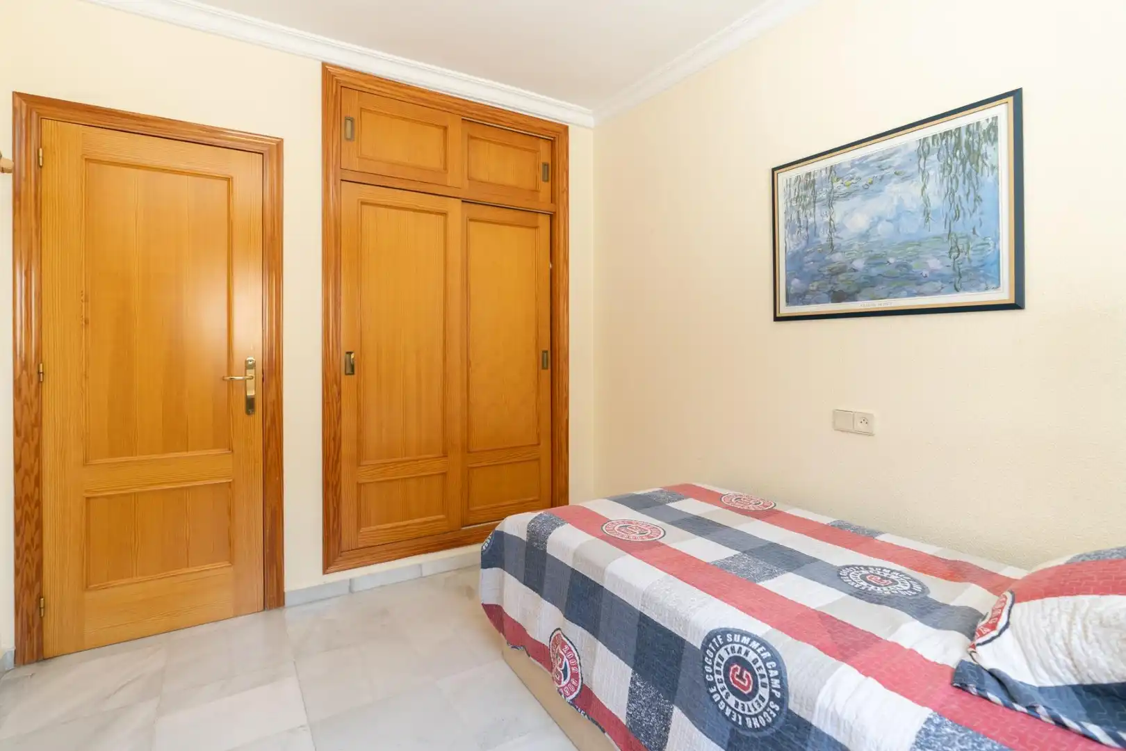 Dormitori de Pis en venda en Motril amb Aire condicionat i Balcó