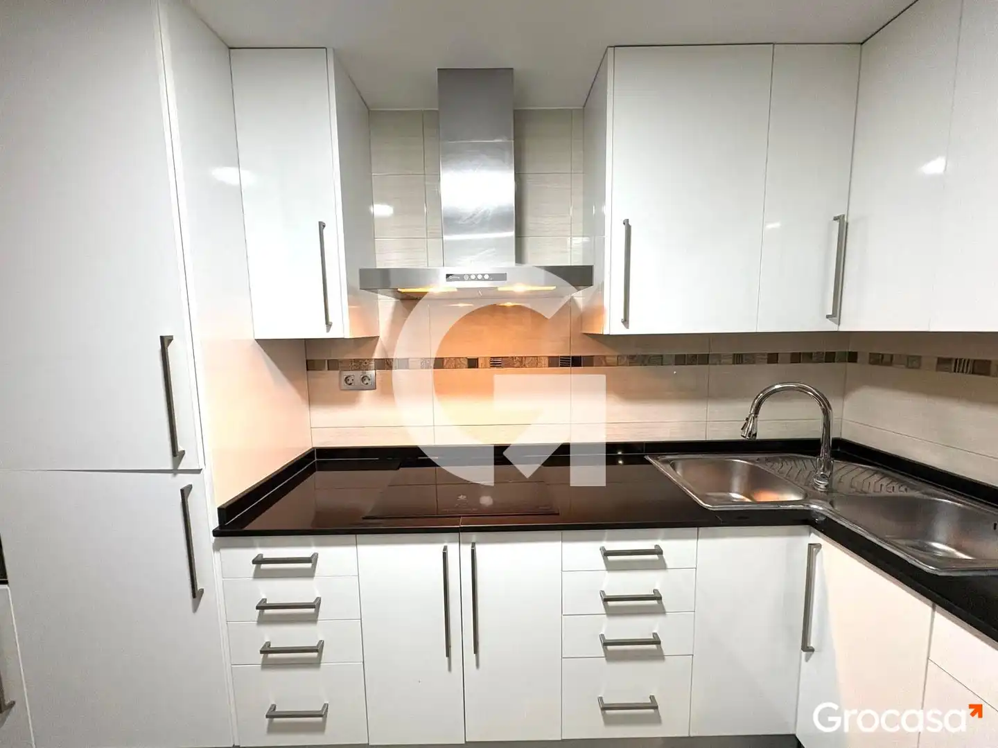 Kitchen of Flat for sale in Mataró  with Furnished, Oven and Washing machine