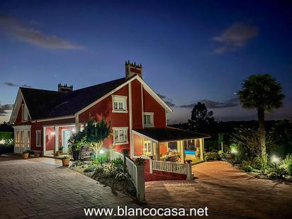 Vista exterior de Casa o xalet en venda en Cambre  amb Piscina