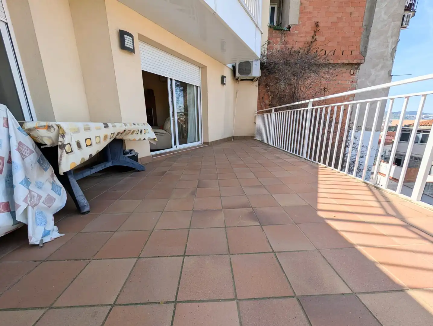 Terraza de Casa o chalet en venta en Santa Coloma de Gramenet con Aire acondicionado, Calefacción y Parquet