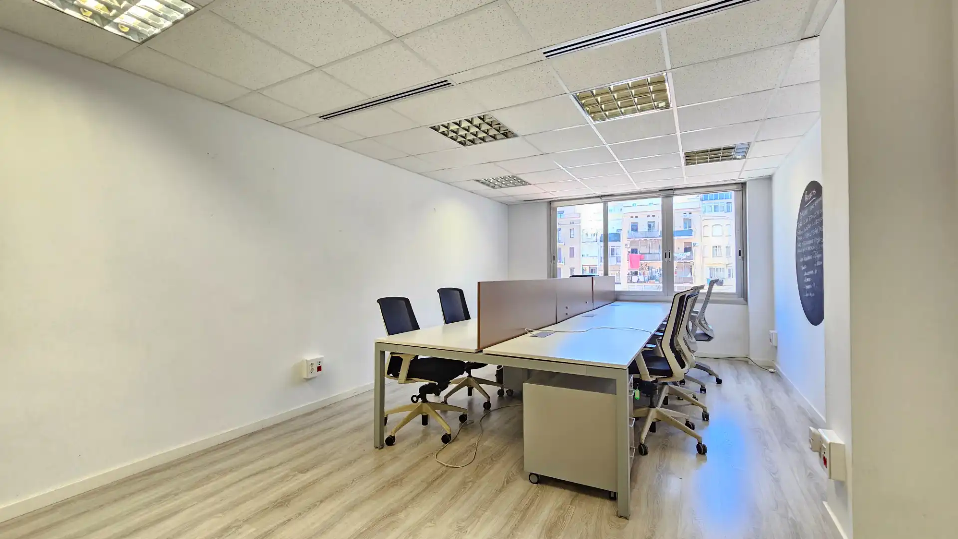 Büro zur Miete in Barcelona mit Klimaanlage, Heizung und Internet