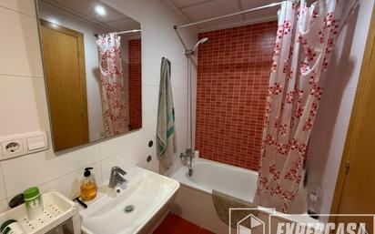 Bathroom of Flat for sale in Riba-roja de Túria  with Air Conditioner