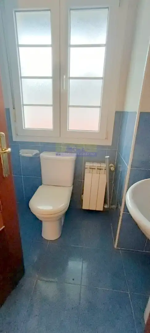 Baño de Casa adosada en venta en Castro-Urdiales