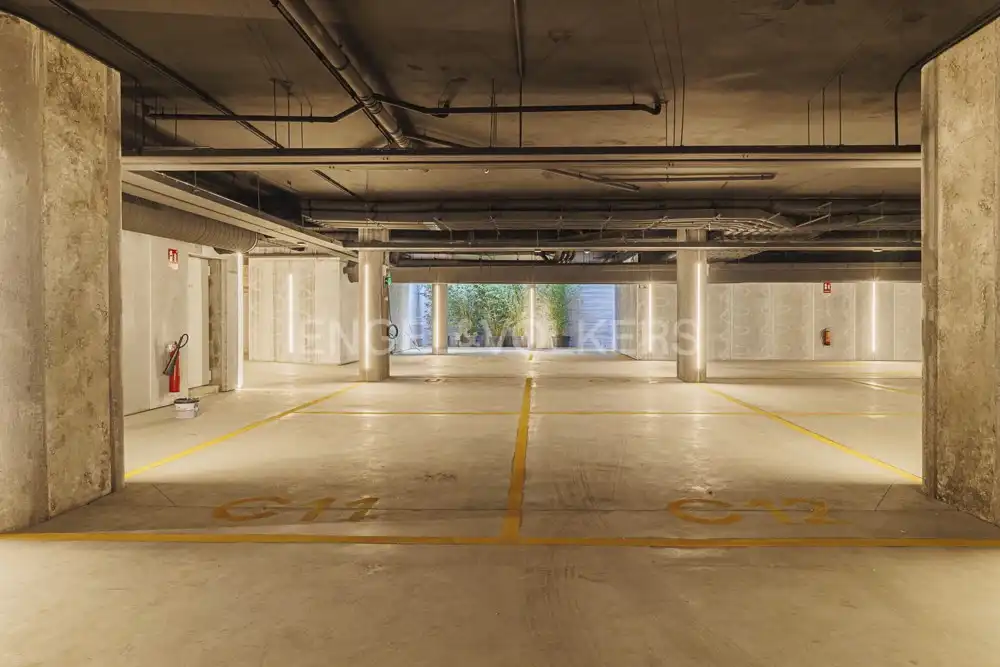 Parking de Piso de alquiler en Madrid con Aire acondicionado, Calefacción y Trastero