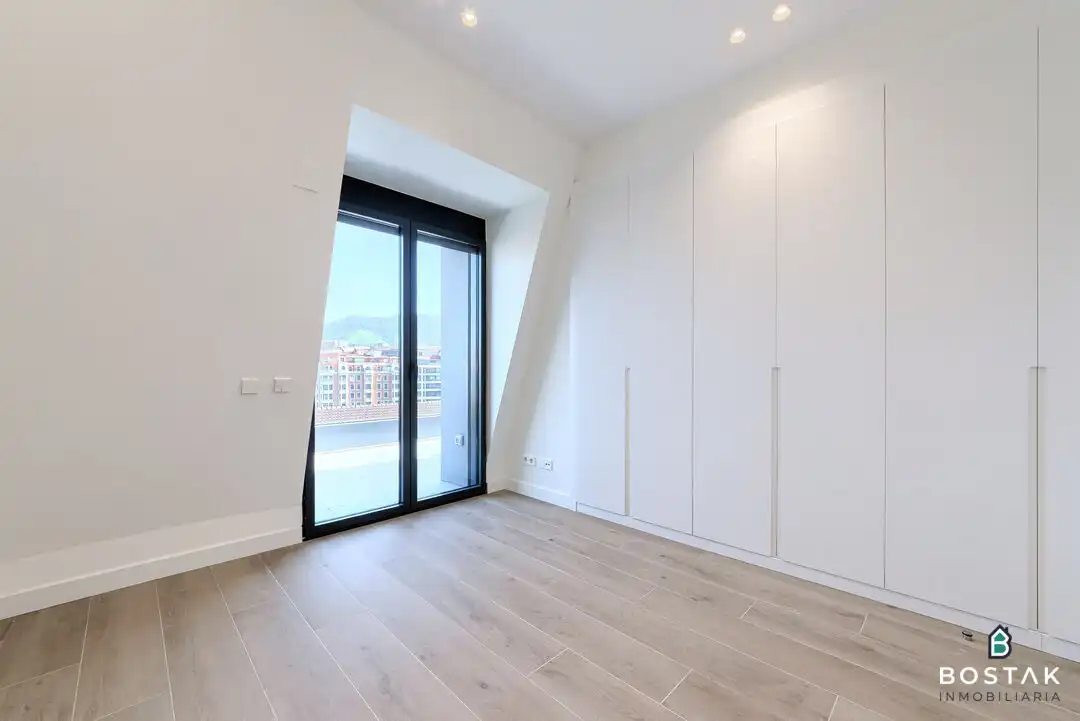 Habitación de Piso de alquiler en Bilbao  con Calefacción y Terraza