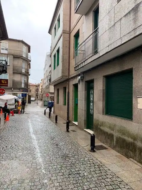 Vista exterior de Local de alquiler en Cambados