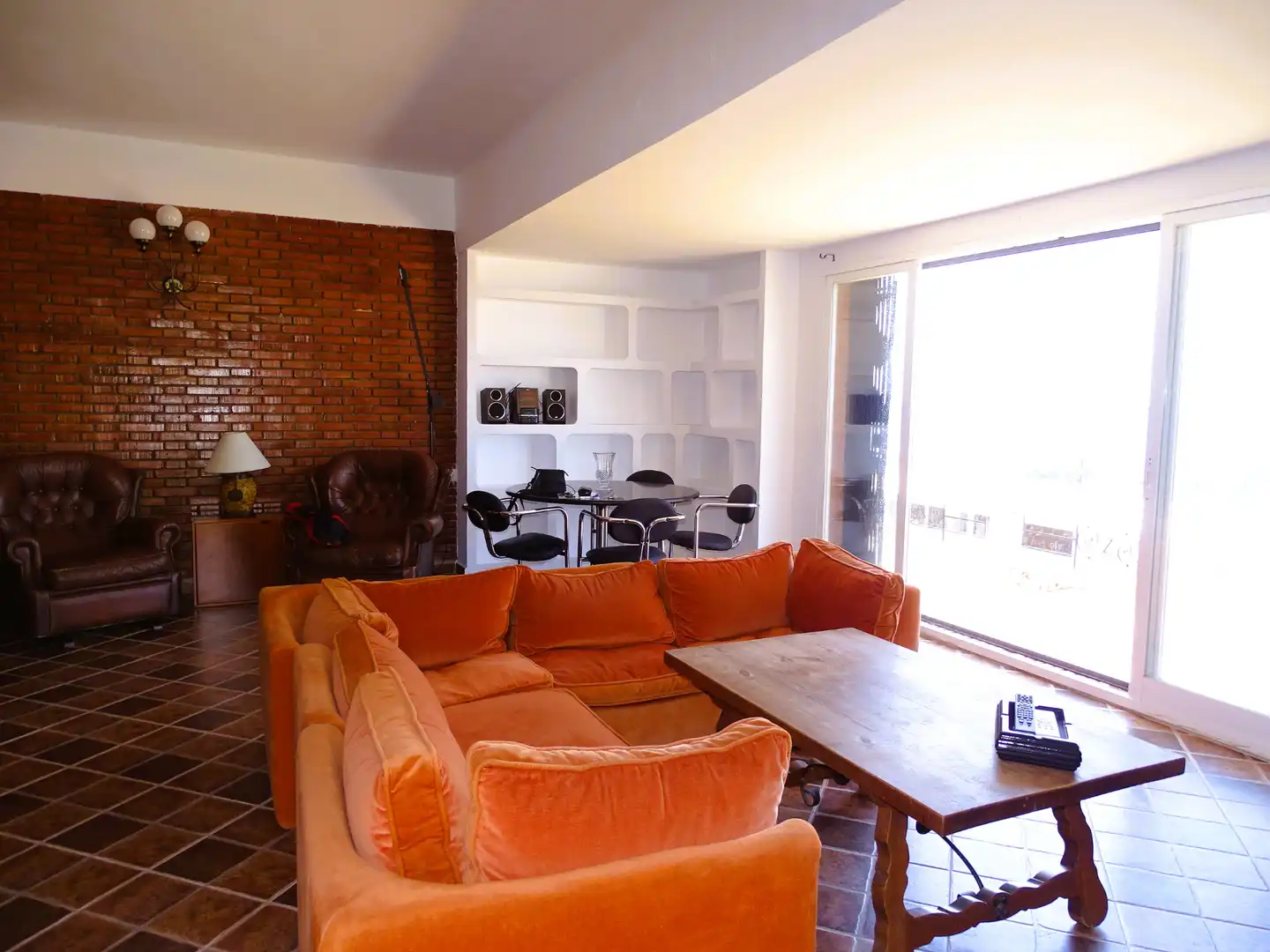 Sala de estar de Casa o chalet en venta en Rincón de la Victoria con Jardín privado y Amueblado