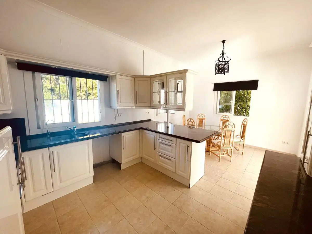 Detached house with terrace for sale in Calle Parque Central 5, imagen 16