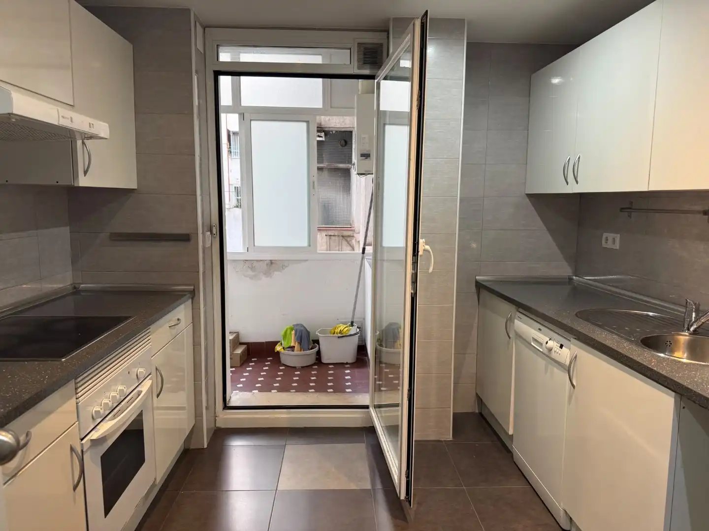 Kitchen of Flat for sale in  Madrid Capital  with Terrace and Balcony