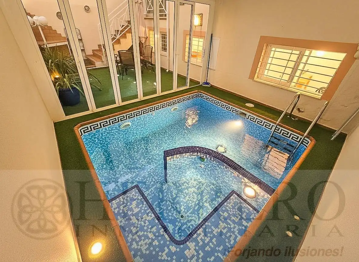 Piscina de Casa o chalet en venta en Gandia con Aire acondicionado, Calefacción y Jardín privado