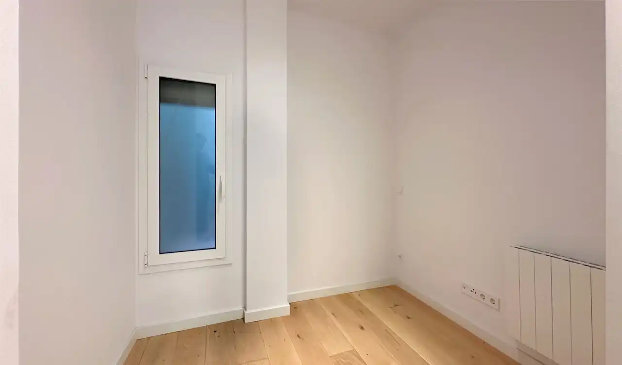 Bedroom of Flat for sale in Barcelona  with Air Conditioner, Parquet flooring and Terrace