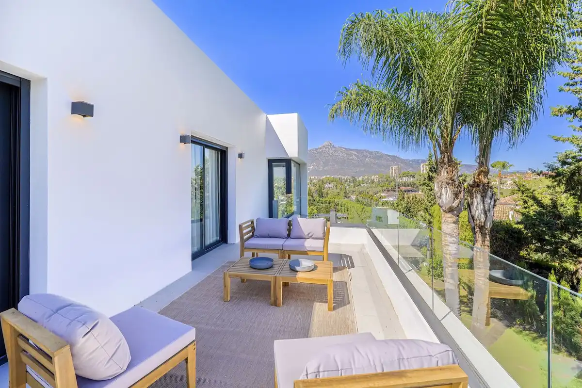 Chalet con piscina en venta en Nueva Andalucía, imagen 4