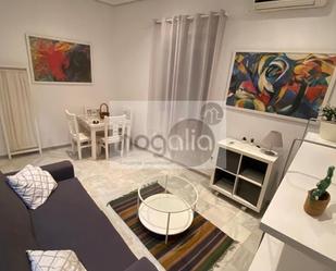 Sala d'estar de Planta baixa de lloguer en  Sevilla Capital amb Aire condicionat i Moblat