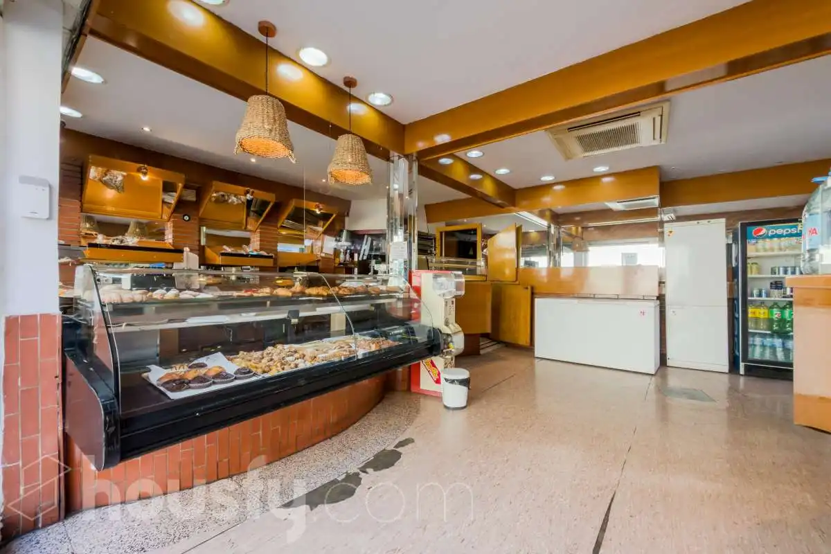Business premises for sale in Calle Andalucia .