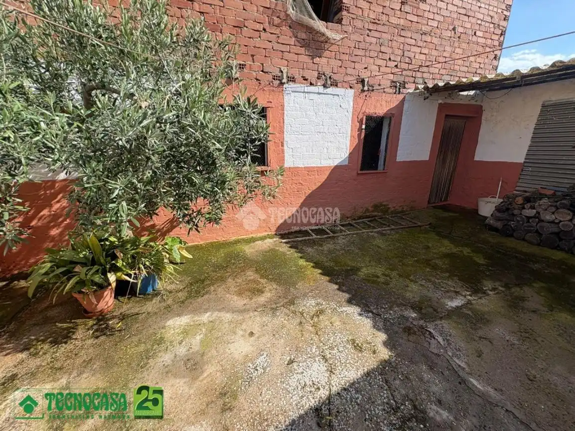 Garden of Detached homes for sale in Alcolea de Calatrava