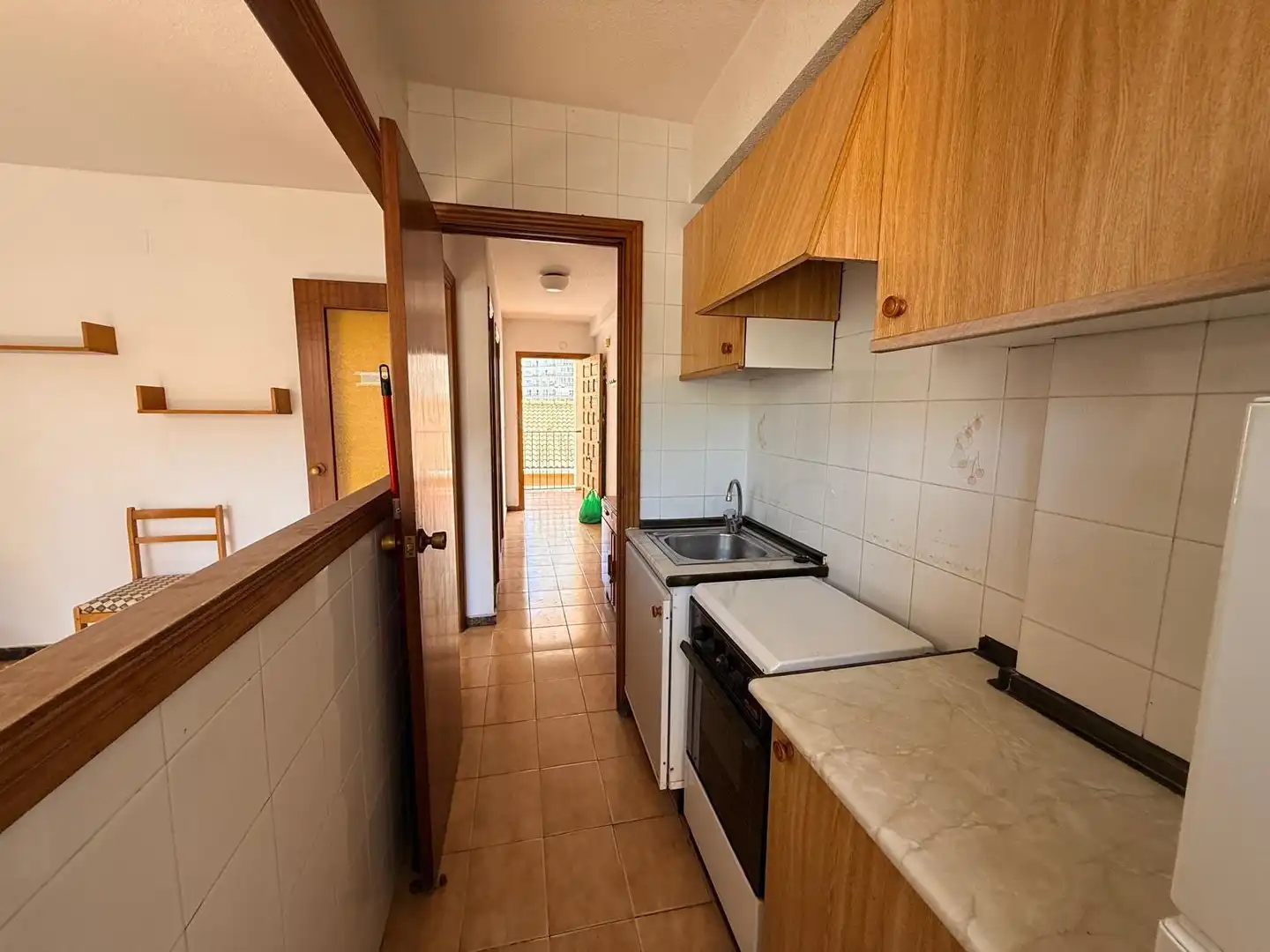 Cuina de Apartament en venda en Benidorm amb Jardí privat, Terrassa i Moblat