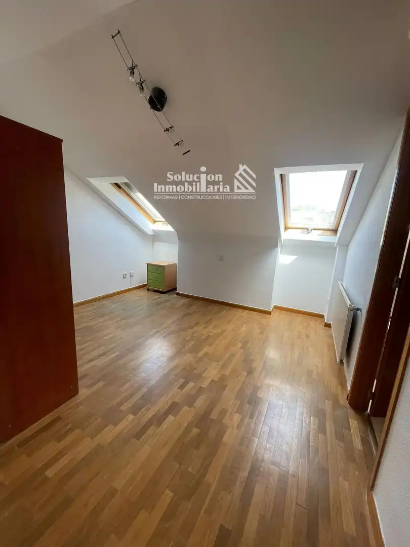 Habitación de Dúplex de alquiler en Salamanca con Calefacción, Terraza y Piscina