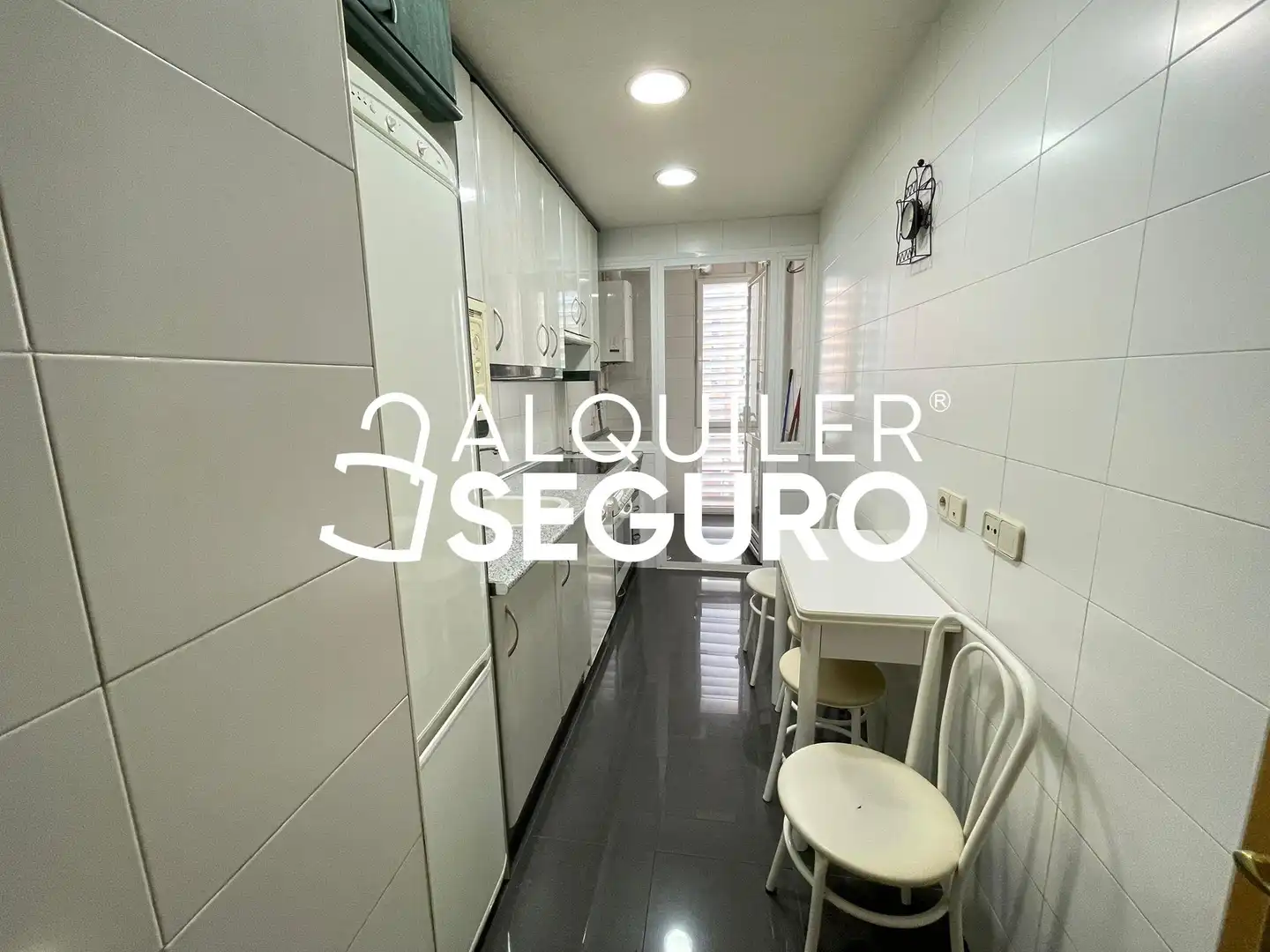 Cocina de Piso de alquiler en Madrid con Calefacción, Trastero y Piscina