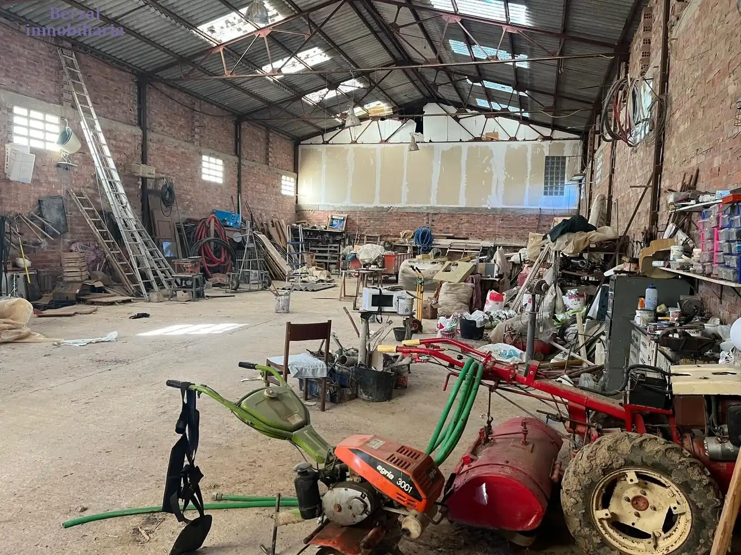Nave industrial en venta en  Logroño