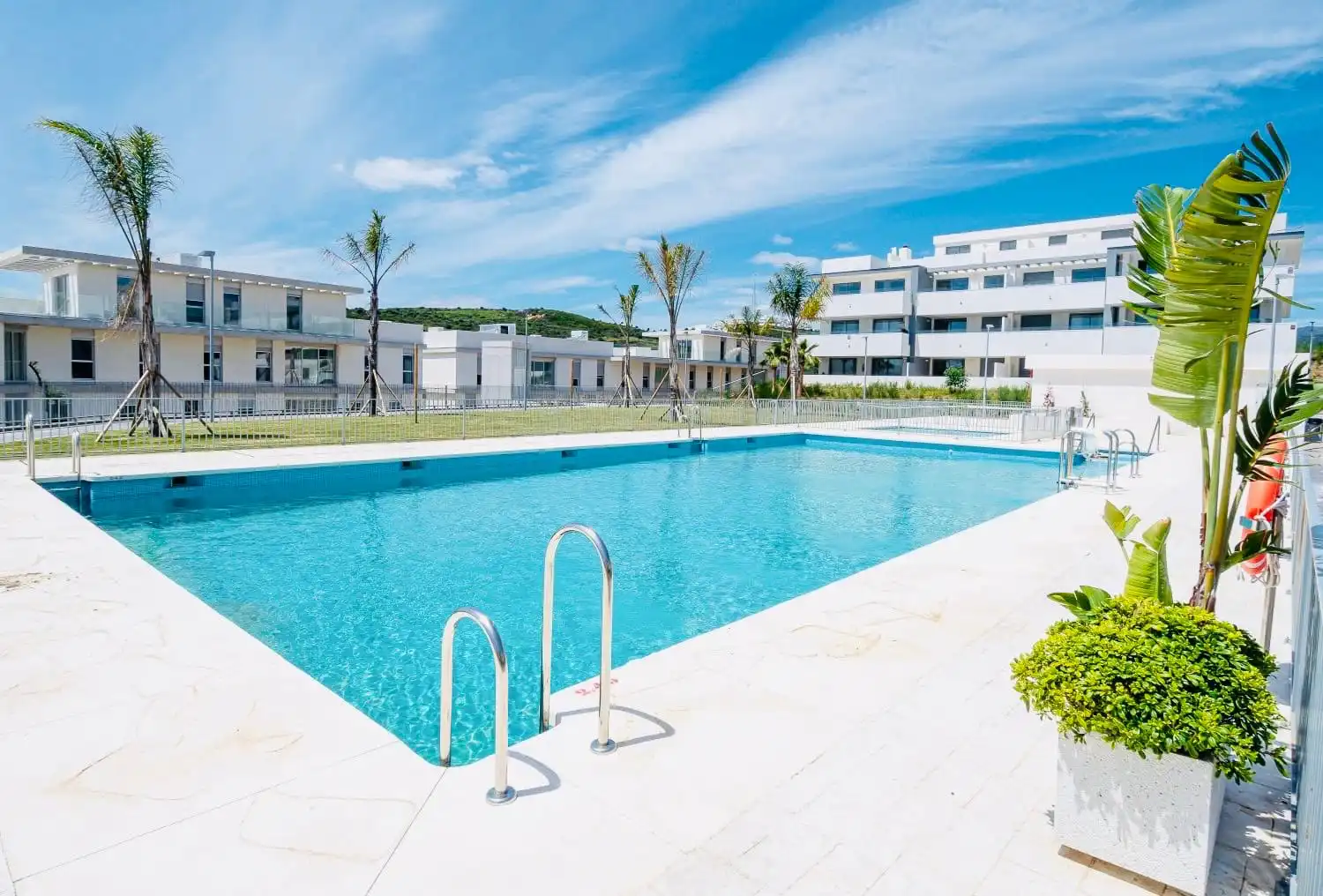 Piscina de Apartament en venda en Estepona amb Aire condicionat, Calefacció i Terrassa