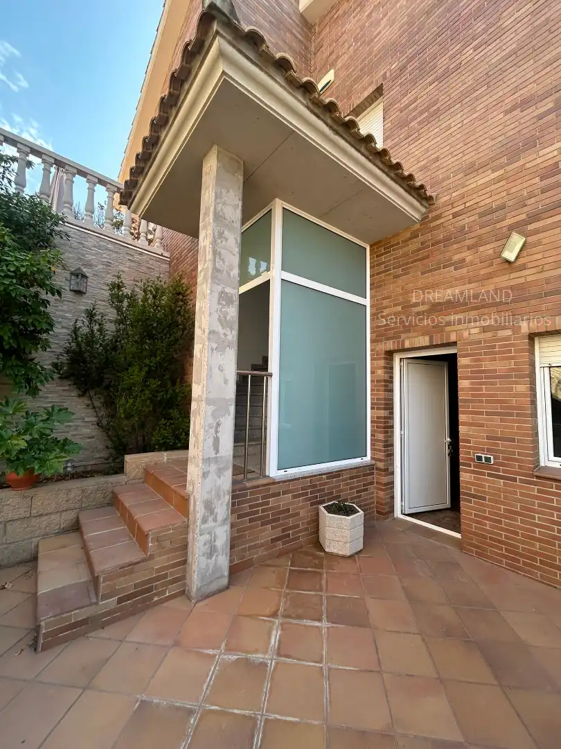 Terrassa de Casa o xalet en venda en La Pobla de Claramunt amb Aire condicionat, Calefacció i Jardí privat