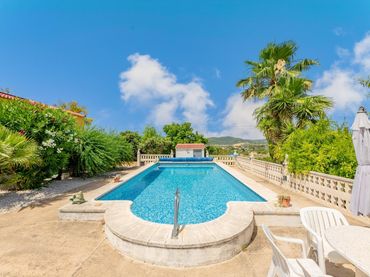 Casa amb piscina en venda a POLIGONO 17 206
