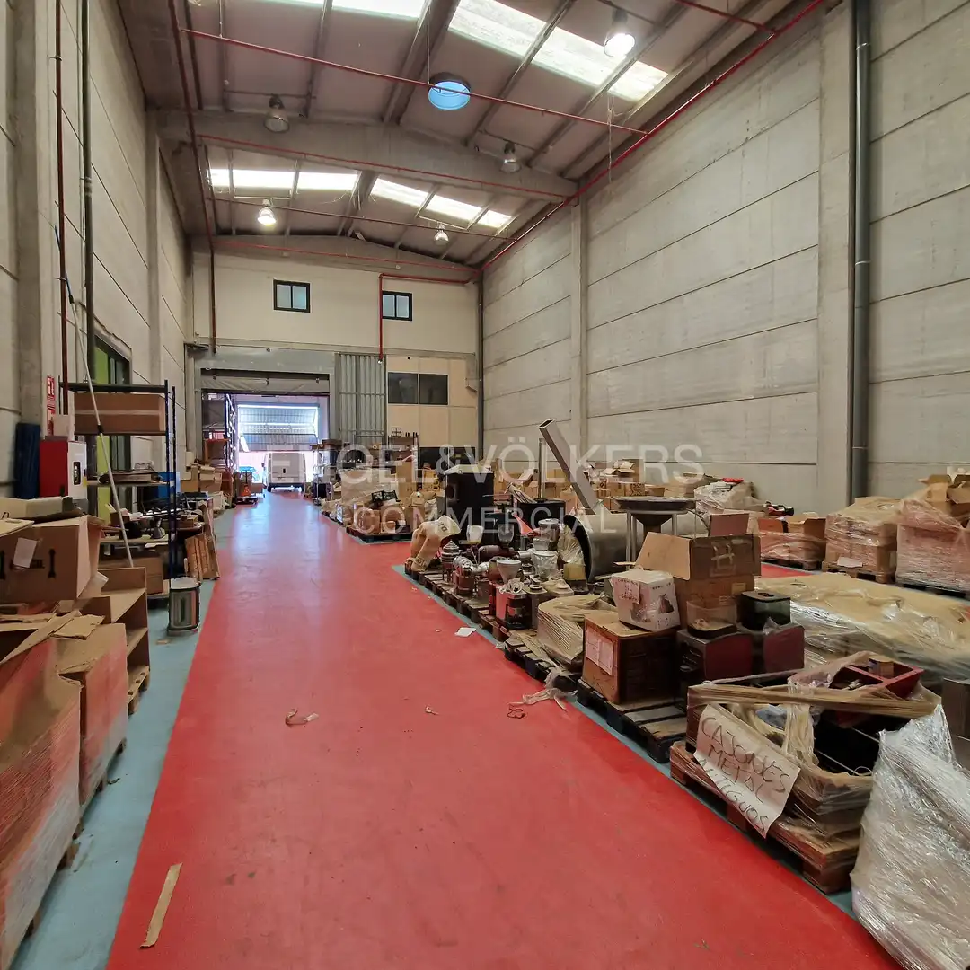 Nave industrial en venta en Sant Andreu de la Barca, imagen 2